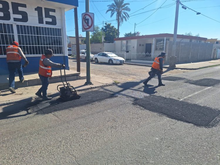 Trabajarán cuadrillas de bacheo en colonias del Norte y Sur de la ciudad