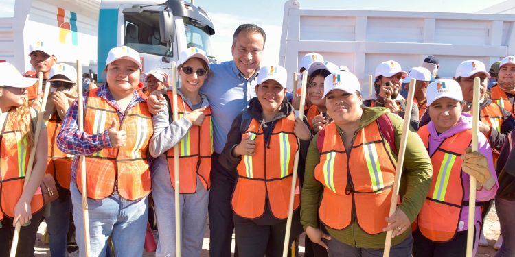 Brinda Toño Astiazarán empleo temporal a 100 hermosillenses para operativos de limpieza en la ciudad