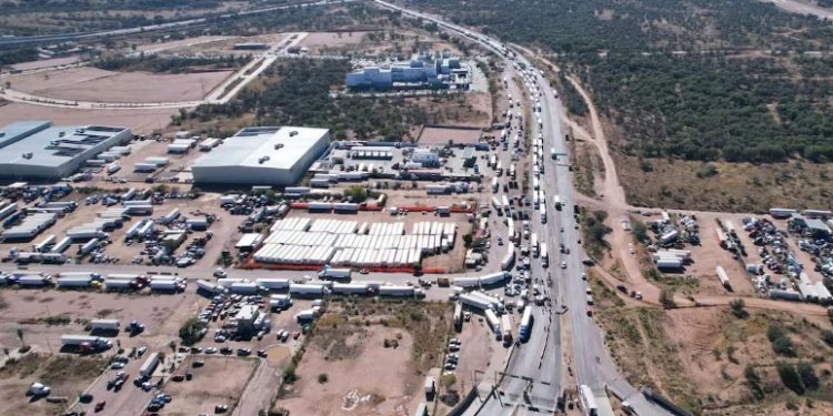 Habrá libre acceso en garitas de Nogales hoy durante el Día de Acción de Gracias tras pausa en el bloqueo de agricultores en el Recinto Fiscal