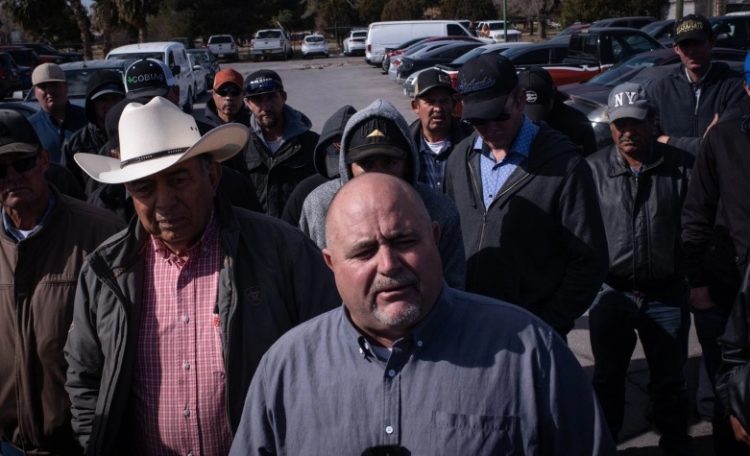 Concesiones otorgadas a los LeBarón equivalen a 19 mil albercas olímpicas