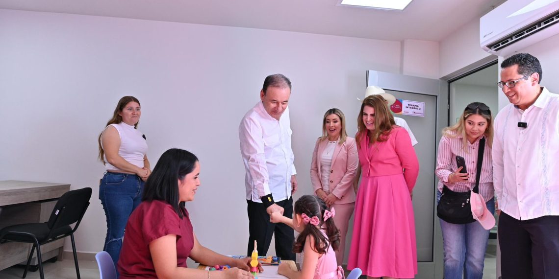 Gobernador Durazo refuerza salud de familias del sur con equipamiento de la Unidad en Neurodesarrollo