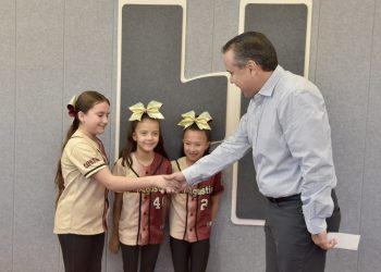 Apoya Toño Astiazarán a 125 deportistas hermosillenses con el Fondo Deportivo