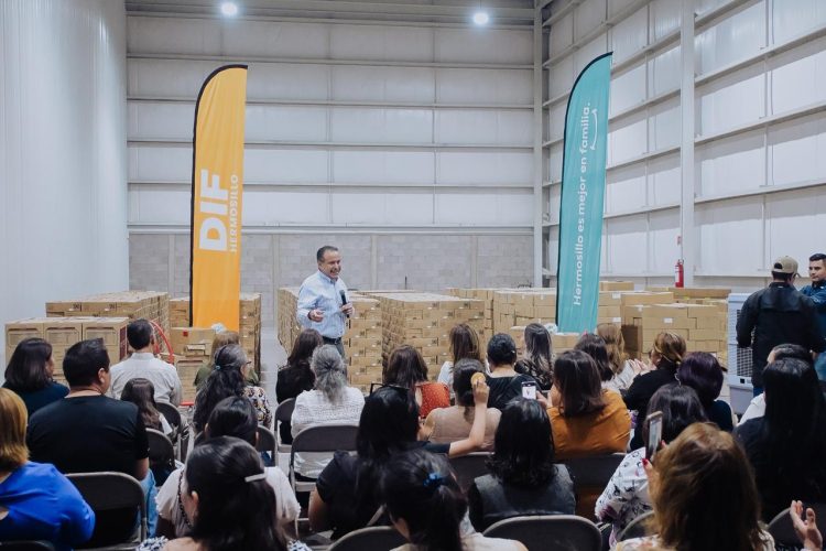 Apoya Toño Astiazarán distribución de desayunos escolares con nueva bodega en Hermosillo