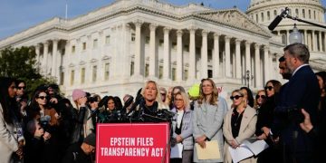 Piden justicia victimas de Jeffrey Epstein en La Cámara de Representantes de EEUU piden divulgar archivos de Epstein