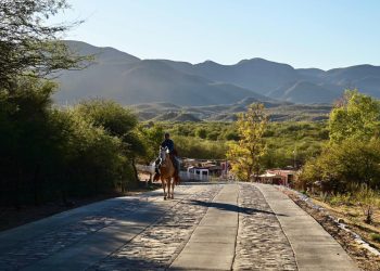 Durazo y Sheinbaum fortalecen conectividad y desarrollo regional con Caminos Artesanales en comunidades indígenas