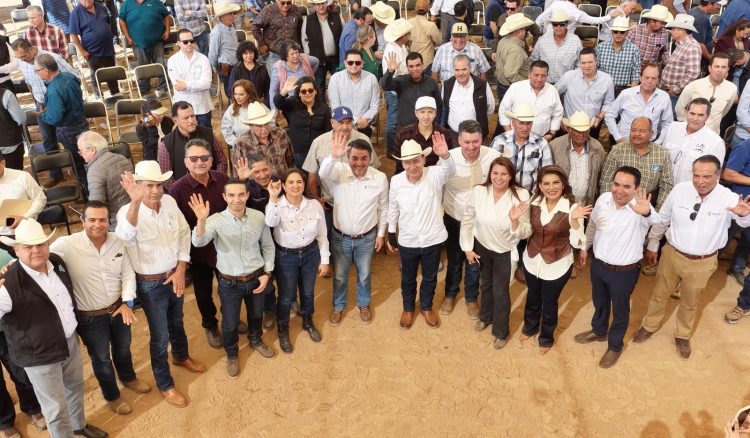 Conagua entrega títulos de concesión de agua a usuarios agrícolas de Sonora