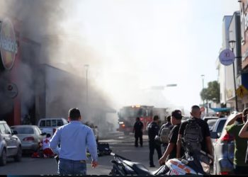 Juez liberó 25 órdenes de aprehensión por el incendio de Waldo’s en Hermosillo, que dejó 24 muertos; de momento hay 7 detenidos confirmados