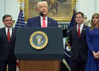 Trump reitera su amenaza de atacar a todo país que envíe drogas a EU