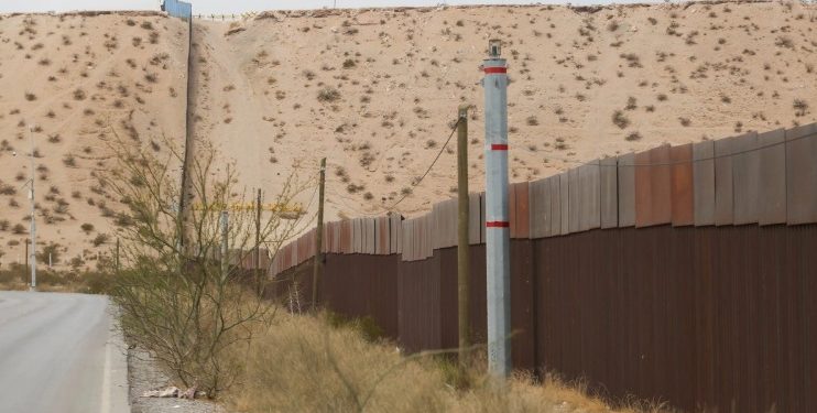 Embajada estadunidense refuerza campaña contra cruces fronterizos