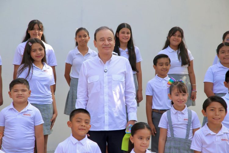 Durazo garantiza uniformes escolares a tiempo: amplía plazo de actualización de tallas