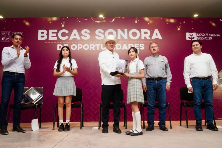 Más de medio millón de estudiantes recibirán una beca en Sonora: Durazo