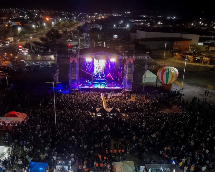 Moenia cierra exitosamente el segundo día del Cuarto Festival del Globo con 11 mil asistentes
