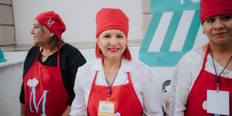 Beneficia Toño Astiazarán a más de 2 mil mujeres con programa Maxi Apoyo