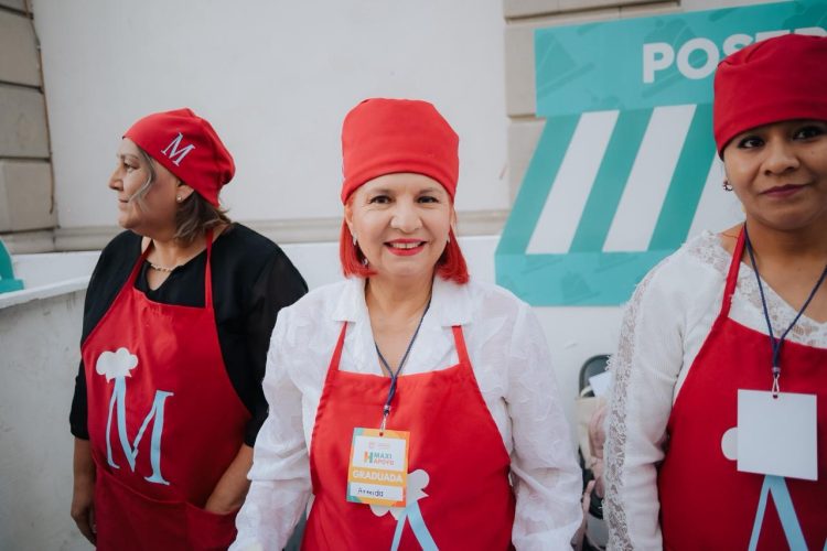 Beneficia Toño Astiazarán a más de 2 mil mujeres con programa Maxi Apoyo
