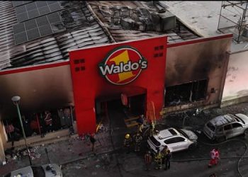Vinculan a proceso a cinco ex funcionarios por explosión en Waldo’s de Hermosillo