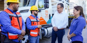 Equipa Toño Astiazarán con vehículos operativos a la Agencia de Energía y Cambio Climático para beneficio de familias hermosillenses