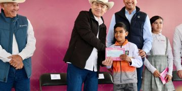 Alfonso Durazo lleva infraestructura hídrica y apoyos educativos a municipios del centro