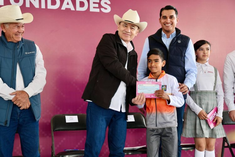 Alfonso Durazo lleva infraestructura hídrica y apoyos educativos a municipios del centro