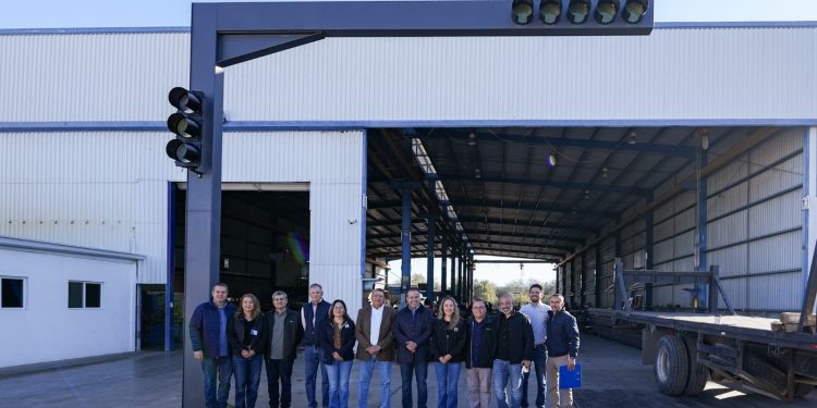 Anuncia Toño Astiazarán semáforos inteligentes con cámaras y moderno sistema para eficientar movilidad