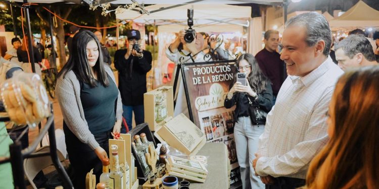 Impulsa Toño Astiazarán tradición sonorense Expo Bacanora en Víactiva