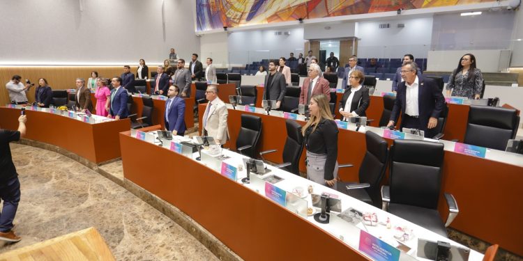 Aprueba Congreso de Sonora renuncia de regidor y turna iniciativa de Ley de Entrega-Recepción