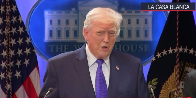 Trump anuncia nuevo arancel general del 10% tras revés de Corte Suprema