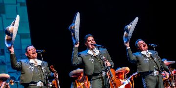 Phoenix se viste de gala con el 3er Festival Anual de Mariachi y Folklórico