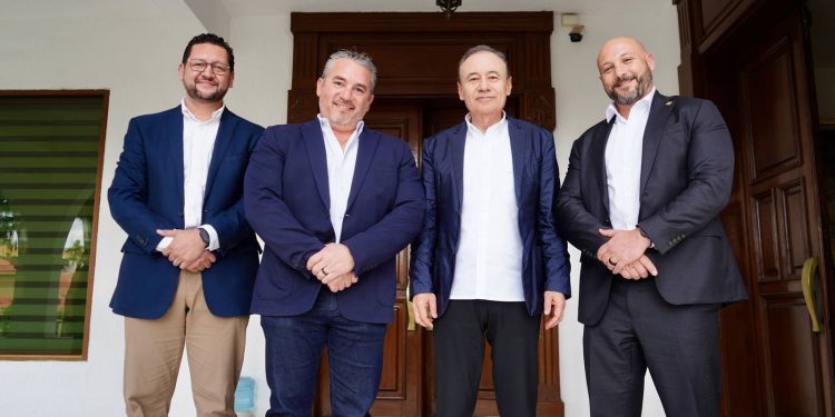 Gobernador Durazo atrae interés de empresa minera australiana para comercializar por el Puerto de Guaymas