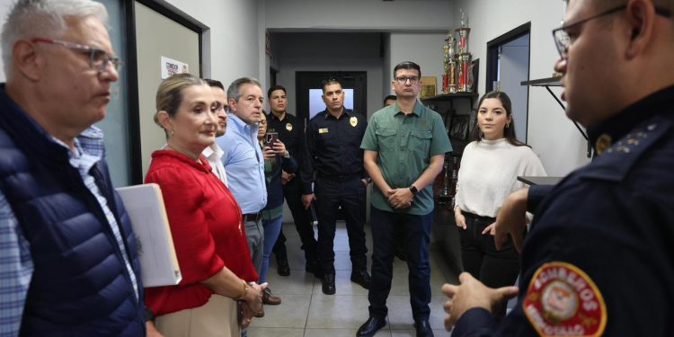 Realiza Comisión de Salud del Congreso del Estado visita a instalaciones del Cuerpo de Bomberos