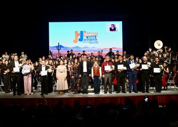 Reconocen Toño Astiazarán y Patty Ruibal talento juvenil en primer encuentro estatal de orquestas “Sonora Suena Unida”