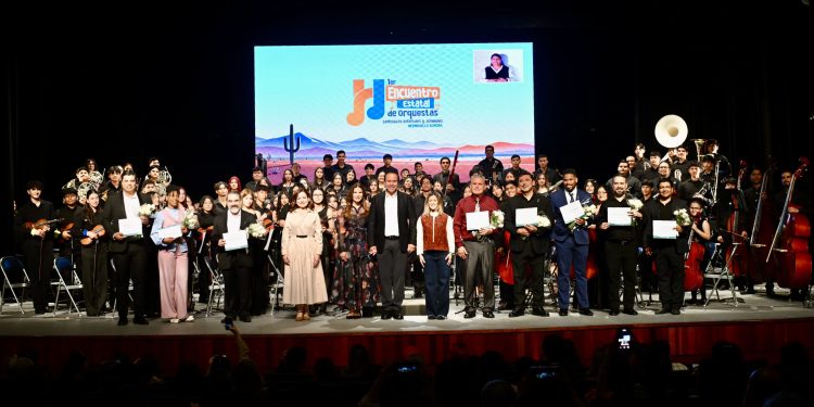Reconocen Toño Astiazarán y Patty Ruibal talento juvenil en primer encuentro estatal de orquestas “Sonora Suena Unida”