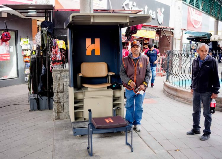 Equipa Toño Astiazarán a boleros con décadas en el oficio en Hermosillo