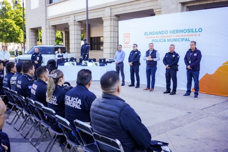 Refuerza Toño Astiazarán a policías municipales con más equipamiento para seguir blindando a Hermosillo