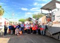Arranca Toño Astiazarán junto a vecinos del sector, trabajos de recarpeteo en la calle Sahuaripa