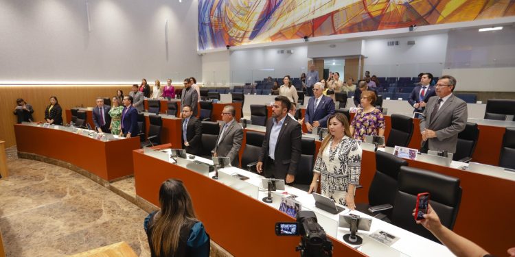 Discute Congreso de Sonora iniciativas sobre registros de nacimiento y defunción, orfandad y aportaciones al Isssteson