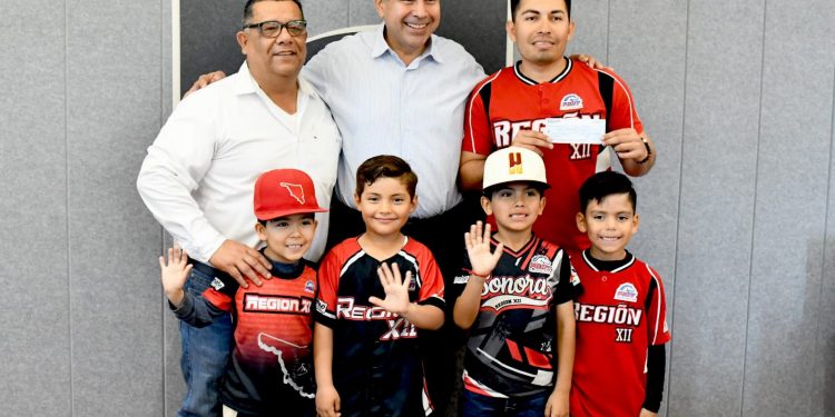 Apoya Toño Astiazarán a 220 deportistas a través de Fondo Deportivo