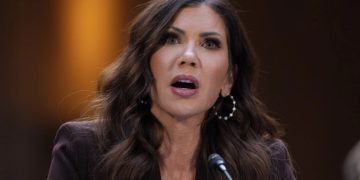 Trump destituye a Kristi Noem, secretaria de Seguridad Nacional