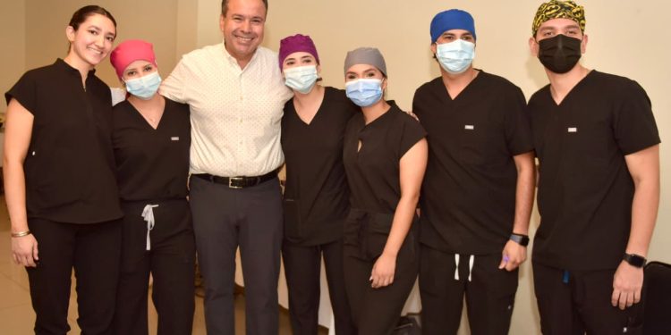 Recibe Toño Astiazarán reconocimiento de Ciudades Capitales por programas de salud pública a favor de las familias