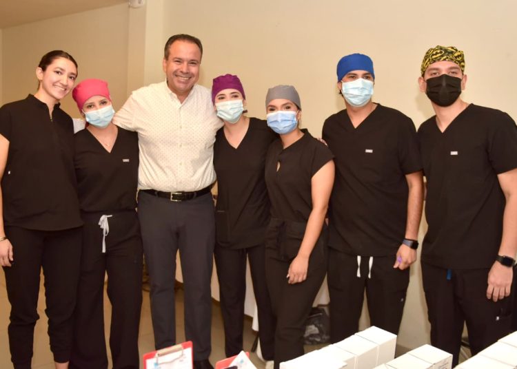 Recibe Toño Astiazarán reconocimiento de Ciudades Capitales por programas de salud pública a favor de las familias