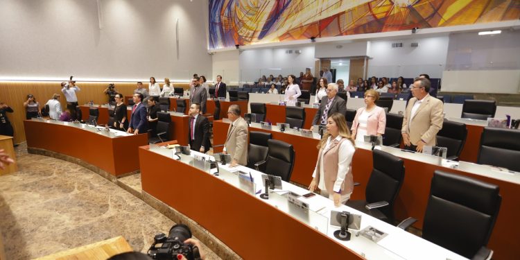 Conmemora Congreso de Sonora Día Internacional de la Mujer y remite iniciativas a comisiones