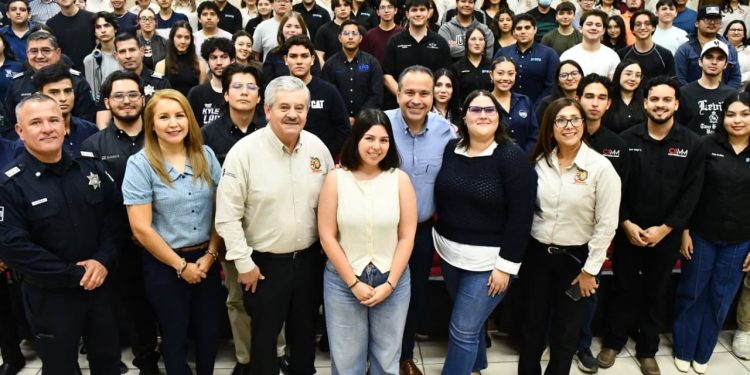 Celebra Toño Astiazarán participación de jóvenes del ITH en desarrollo de drones de vigilancia y semáforos inteligentes para Hermosillo