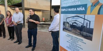 Apoya Toño Astiazarán a familias de la colonia Mártires de Cananea con obra ganadora del Presupuesto CRECES