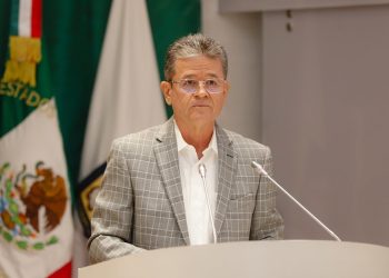 Buscan legisladores regular la inscripción de letras doradas en el Muro de Honor del Poder Legislativo