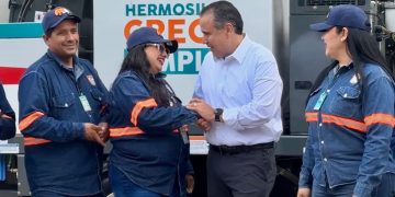 Mejora Toño Astiazarán limpieza y entorno de la ciudad con la entrega de cinco nuevas barredoras