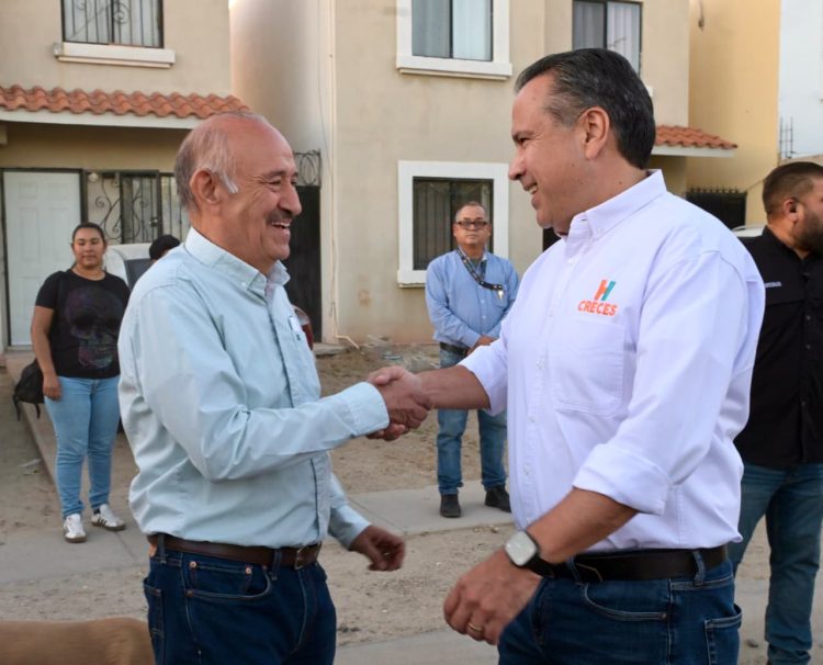Atiende Toño Astiazarán a vecinas y vecinos de Urbi Villa del Cedro