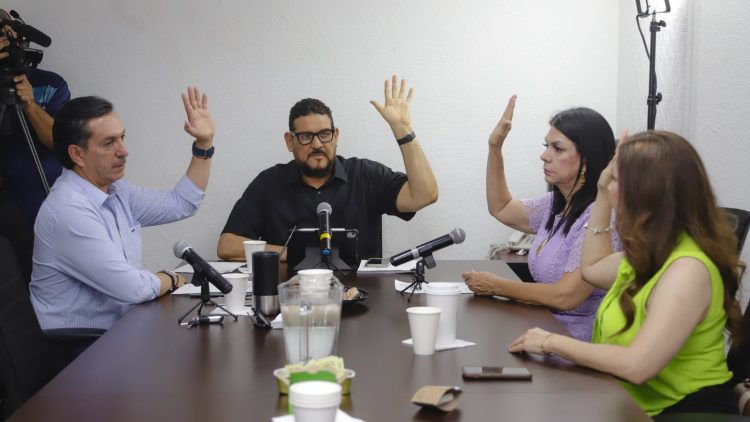 Acuerdan en comisión no iniciar procedimiento de juicio político contra servidores públicos