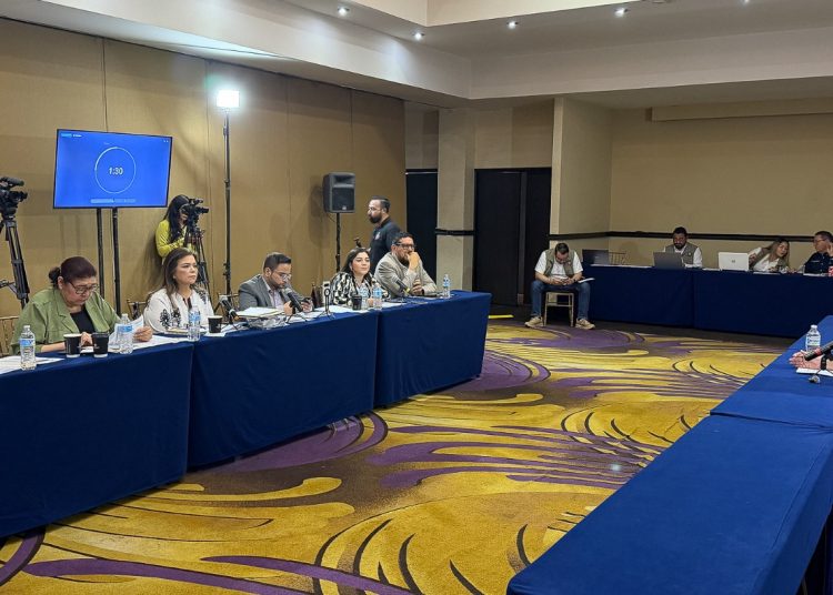 Comisión del Congreso de Sonora entrevista a 29 aspirantes a la presidencia de la CEDH