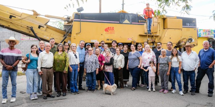 Beneficia Toño Astiazarán a vecinas y vecinos del norte con recarpeteo en calle Bernardo Reyes