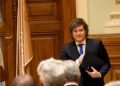Milei prohíbe acceso a periodistas a la Casa Rosada; genera preocupación por la libertad de prensa