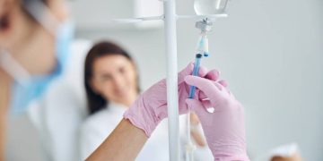 Investigan muertes por soluciones intravenosas en Sonora: 6 defunciones confirmadas